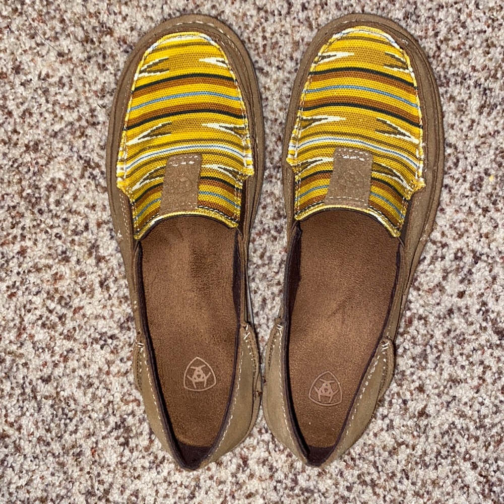 Women’s Ariat cruiser slip on shoe. New. Size 7